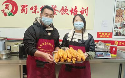早餐91免费看片APP下载哪里好？